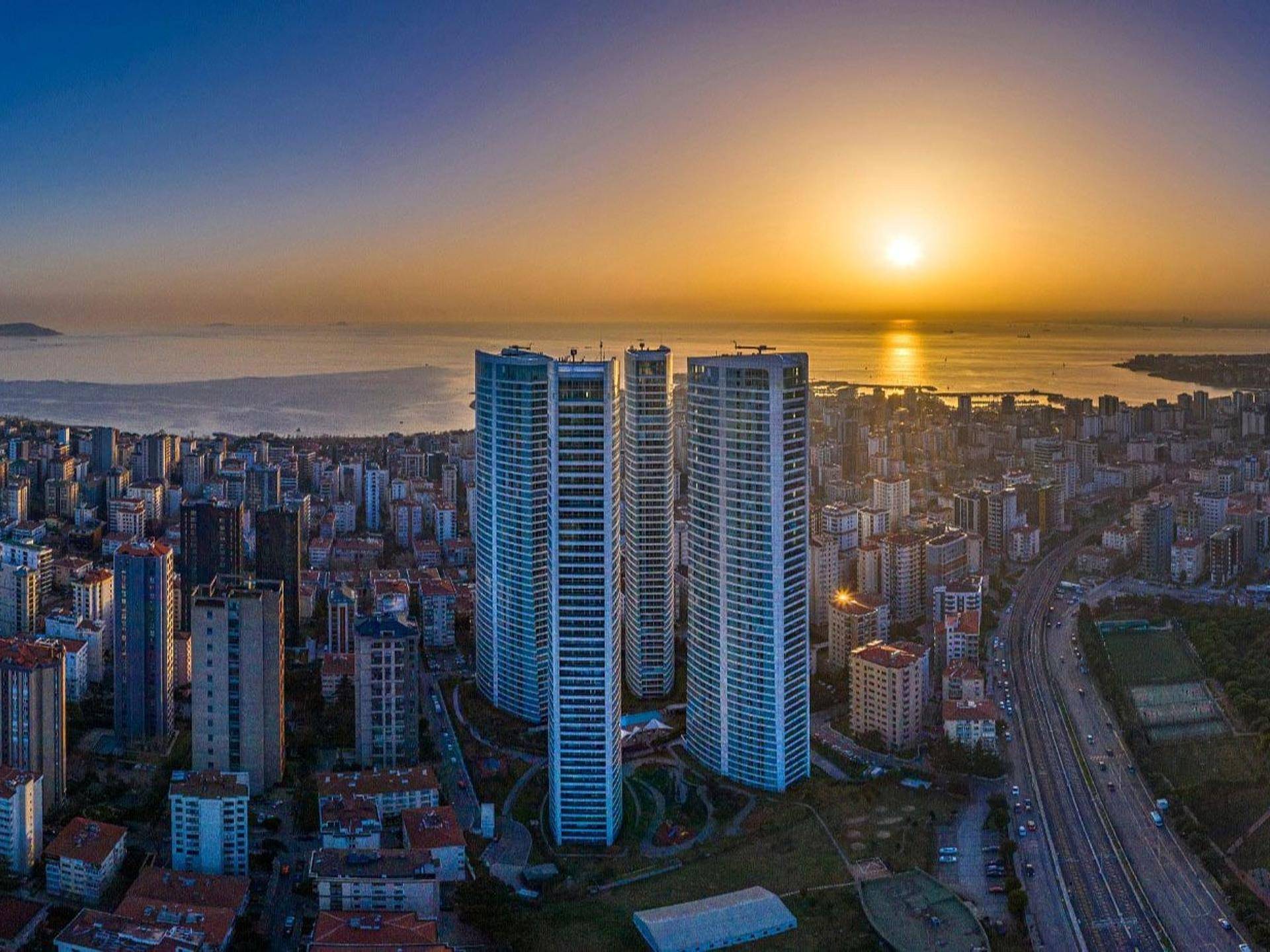 Prachtige appartementen met zee- en stadszicht in Kadikoy