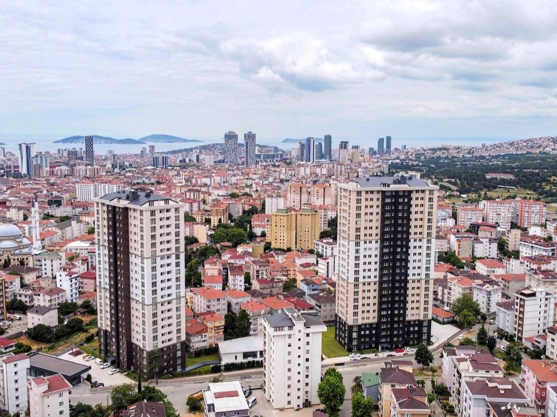 Hoogbouwcomplex met grote appartementen in Kartal, Istanbul