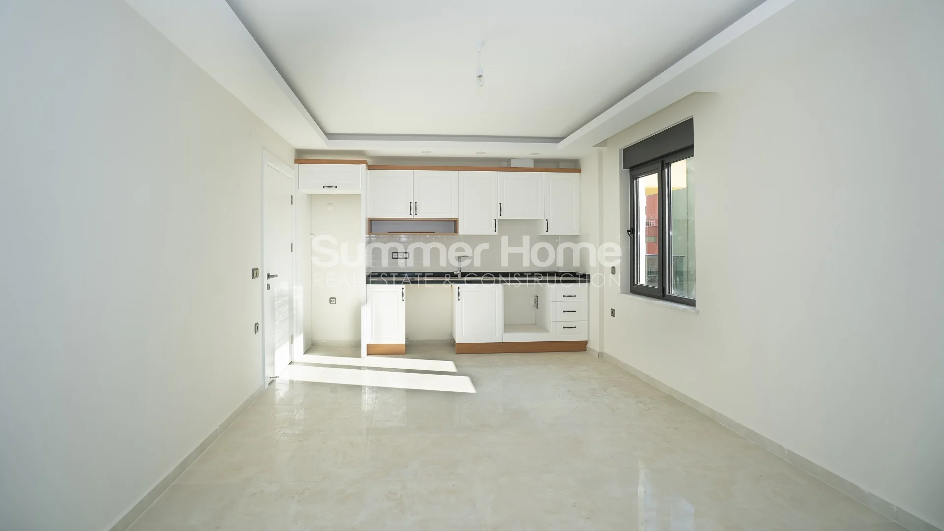 High Standard Apartments Providing Amazing Sea View and Beachfront Location in  Alanya, Mahmutlar Interior - 9