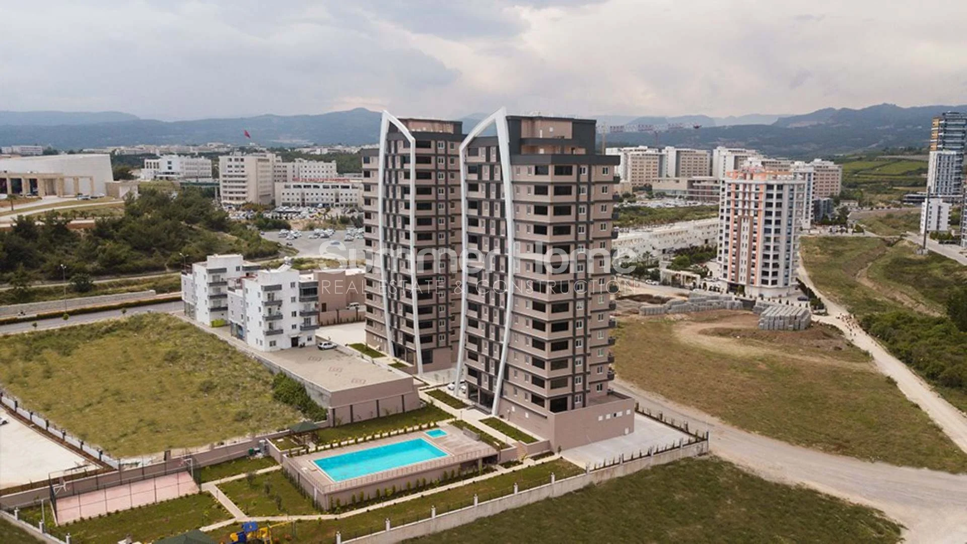 Spacious Apartments at Prime Location in Yenisehir, Mersin Interior - 26