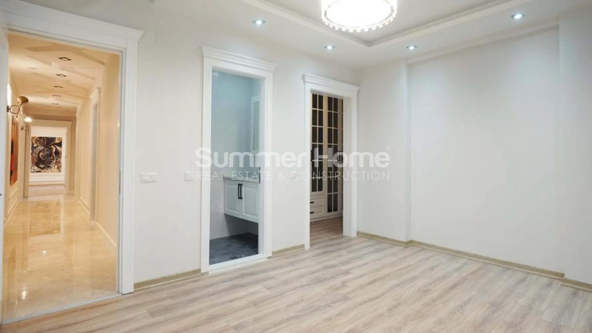 Spacious Apartments at Prime Location in Yenisehir, Mersin Interior - 25