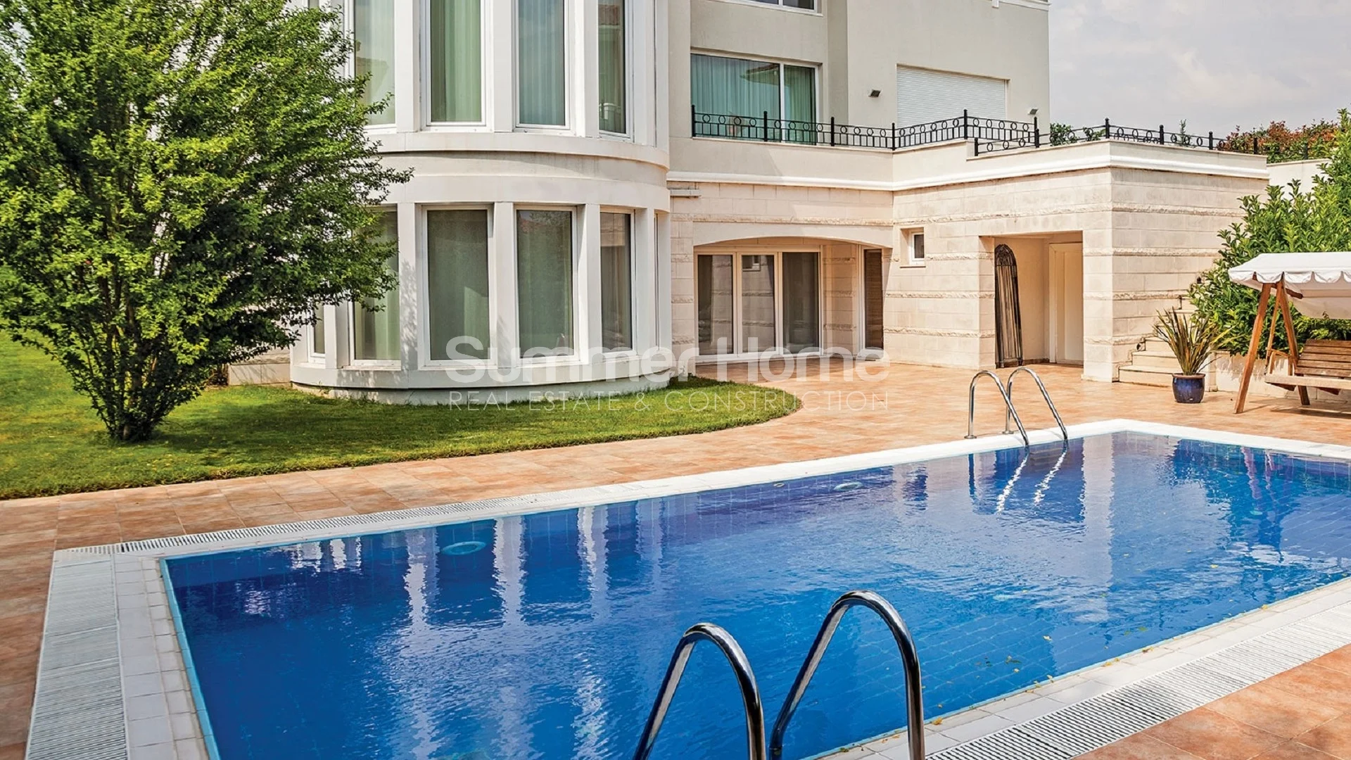 Luxurious Triplex Villas in Beylikduzu Facilities - 29