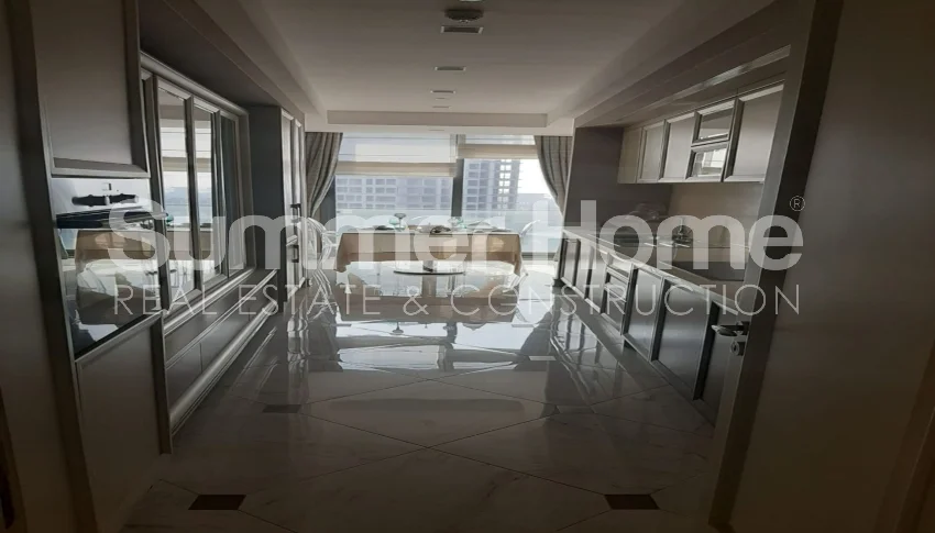 Spacious Apartments in a Prime Location in Kadikoy, Istanbul Interior - 13
