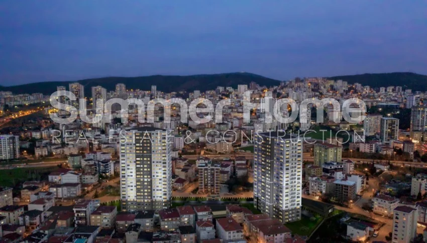High-Rise Complex with Large Apartments in Kartal, Istanbul