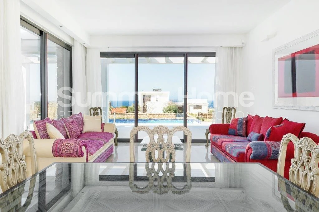 villas Spacieuses en duplex avec un design luxueux dans un endroit unique à Chypre interior - 17