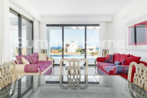 villas Spacieuses en duplex avec un design luxueux dans un endroit unique à Chypre interior - 17
