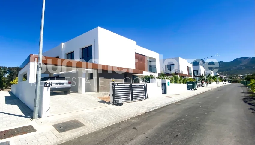 Nedávno dokončené dobre umiestnené vily v Kyrenia na Cypre