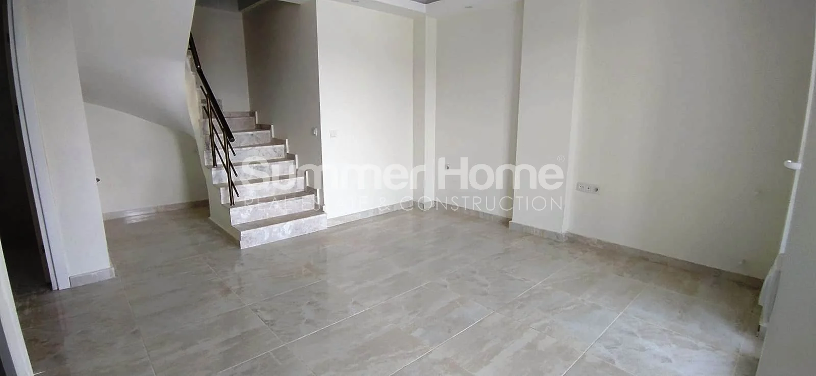 Two-bedroom duplex apartment offering sea view in Gulluk, Bodrum Interior - 4