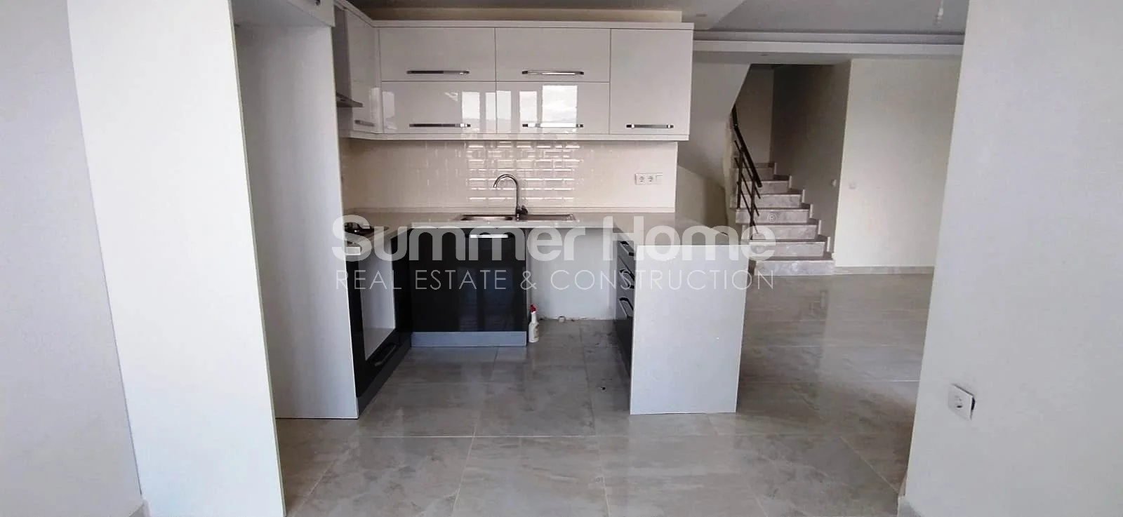 Two-bedroom duplex apartment offering sea view in Gulluk, Bodrum Interior - 6